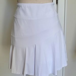IBKUL bright white golf skort